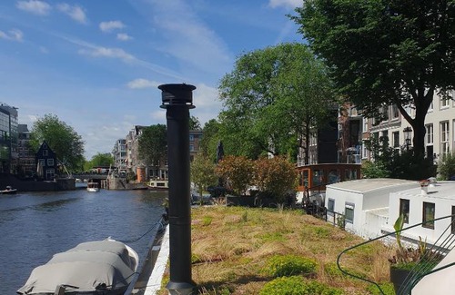 Nieuwmarkt en Lastage Alquiler De Eote | Luxurious 110m² 3br Houseboat in Amsterdam Centre!