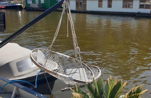 Nieuwmarkt en Lastage Alquiler De Eote | Luxurious 110m² 3br Houseboat in Amsterdam Centre!