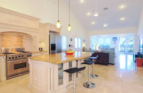 Bodden Town Casa | De lujo de 2 BDR Villa frente al mar - Coral Beach House - Excelente relación calidad Cayman!