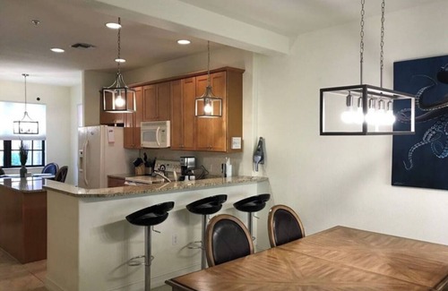 Biggar Condominio | Luxurious 2 bed/2.5 bath available for rent! Resort Living! Pools, Gym, Courts