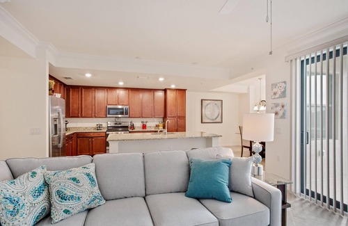Braden River Condominio | Lujoso condominio de 2 dormitorios y 2 baños en la hermosa comunidad de golf