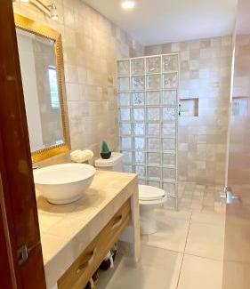 San Antonio Tlayacapan Casa | Luxurious 2 Bedroom Ajijic Home - Walk to Everything - Free Bikes - Huge Patio