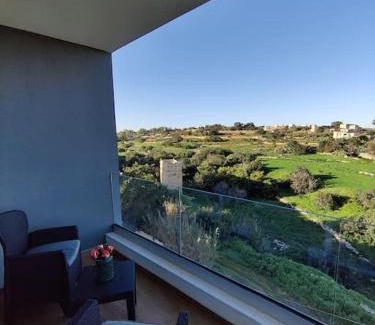 Marsaxlokk Apartamento | Luxurious 2 bedroom apartment with country view