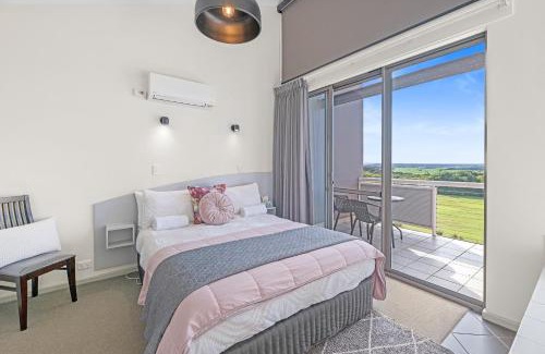 Kronkup Apartamento | Luxurious 2-Bedroom Spa Apartment with Ocean Views