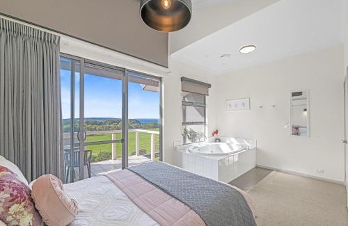 Kronkup Apartamento | Luxurious 2-Bedroom Spa Apartment with Ocean Views