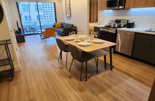 City West Apartamento | Luxurious 2BR 2B Unit w/ Amenities