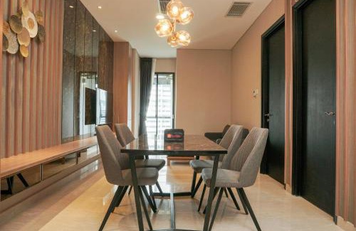 Bendungan Hilir Apartamento | Luxurious 2BR at Sudirman Suites Apartment By Travelio
