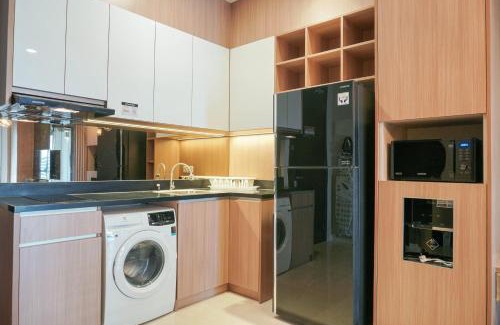 Bendungan Hilir Apartamento | Luxurious 2BR at Sudirman Suites Apartment By Travelio