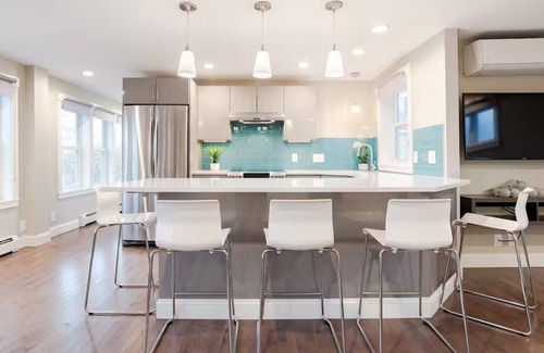 Munjoy Hill Apartamento | Luxurious 2BR Penthouse / Ocean Views / East End