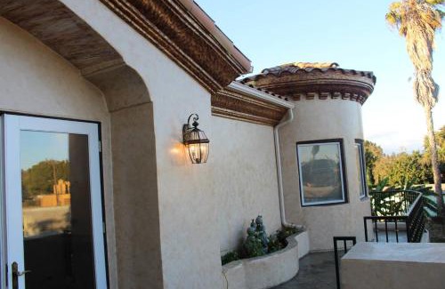 Del Rey Apartamento | Luxurious 3 BD in Culver City with POOL &HOT SPA