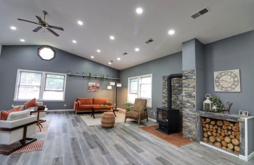 Catskill Villa | Luxurious 3 Bedroom, 3 Bathroom, Entire Home in Catskill