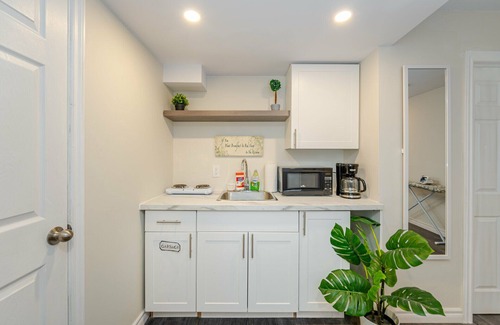 Oakville Casa | Luxurious 3-Bedroom Basement ensuite! Your Dream Space Awaits You in Oakville!