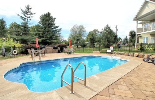 Bromont Condominio | Luxurious 3 bedroom condo. 2 minutes from beautiful Mont Bromont. CITQ#248275