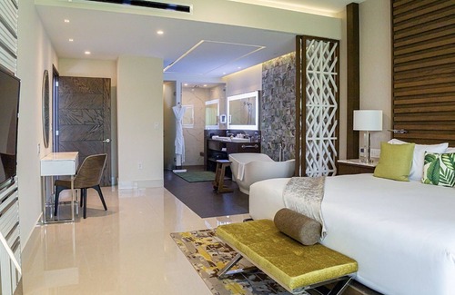 Puerto Juárez Complejo | Luxurious 3 Bedroom Penthouse right on the beach of Cancun!