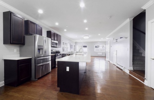 Clason Point Casa | Luxurious 3 bedroom water front property