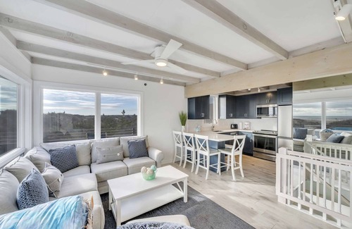 Napeague Cabaña | Luxurious 3 BR Cottage w/ Ocean View Balcony