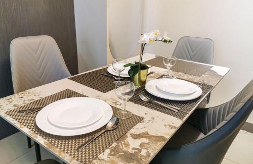 Tambo Apartamento | Luxurious 3 BR near Okada