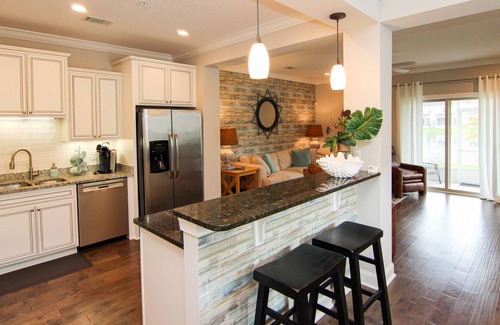 Epworth Acres Casa | Luxurious 3 BR townhome in prime locale!