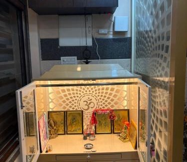 Mathura Hotel | Luxurious 3BHK Garden Villa At Prime Location