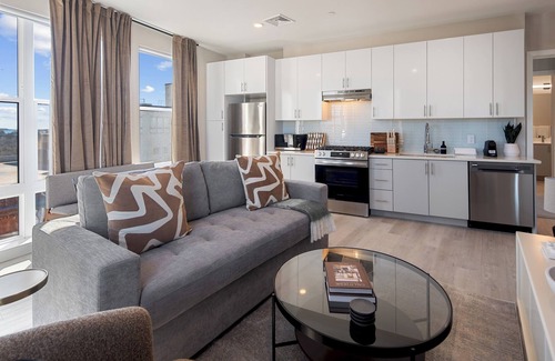 The Hill Apartamento | Luxurious 3BR Apartment with Premium Amenities