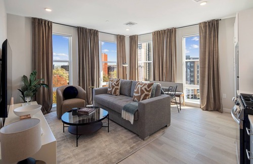The Hill Apartamento | Luxurious 3BR Apartment with Premium Amenities