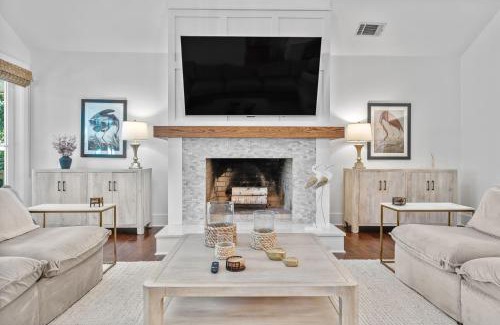Heritage Woods Casa | Luxurious 4 - Bedroom Sea Pines Home with Pool, Fire Pit, & Golf Course Views - Sleeps 12
