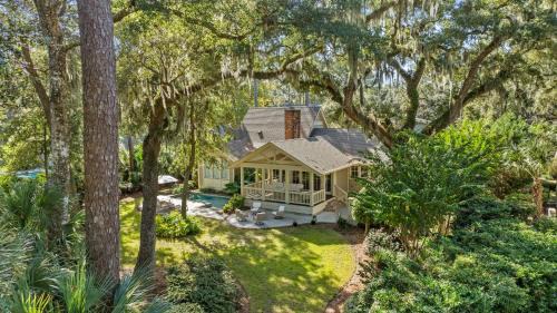 Heritage Woods Casa | Luxurious 4 - Bedroom Sea Pines Home with Pool, Fire Pit, & Golf Course Views - Sleeps 12