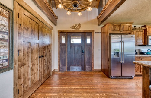 Stevensville Casa | Luxurious 4-bedroom cabin with Mountain View’s