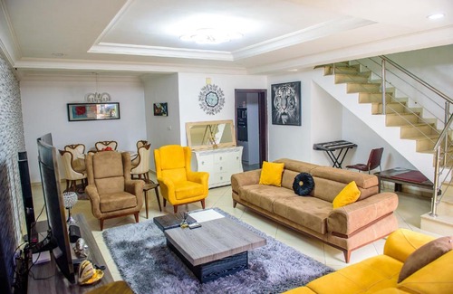 Abuja Apartamento | Luxurious 4 Bedroom Duplex - 24Hrs Electricity & Security, WIFI