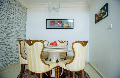 Abuja Apartamento | Luxurious 4 Bedroom Duplex - 24Hrs Electricity & Security, WIFI