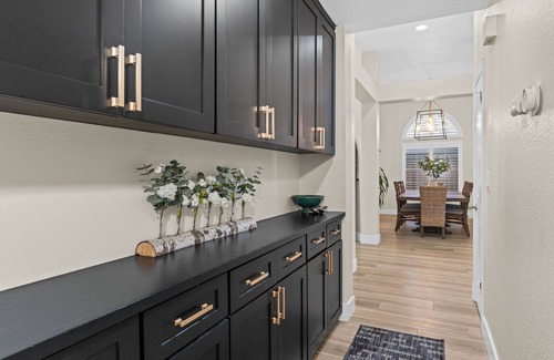 Antelope Casa | Luxurious 4-bedroom home located in Antelope near golf courses & cherry island