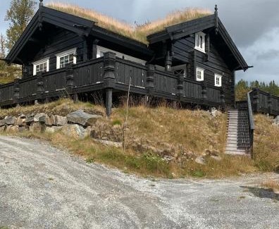 Atra Casa | Luxurious 4 bedroom Mountain Cabin with Gaustatoppen View