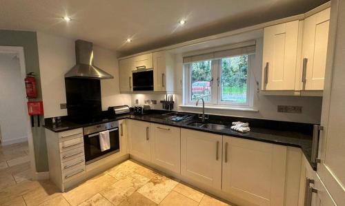 St Austell Casa | Luxurious 4 Bedroom New England Style Villa - Trewhiddle Villa 18