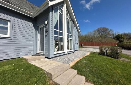 St Austell Casa | Luxurious 4 Bedroom New England Style Villa - Trewhiddle V14