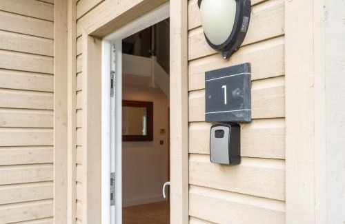 St Austell Casa | Luxurious 4 Bedroom New England Style Villa - Trewhiddle V1