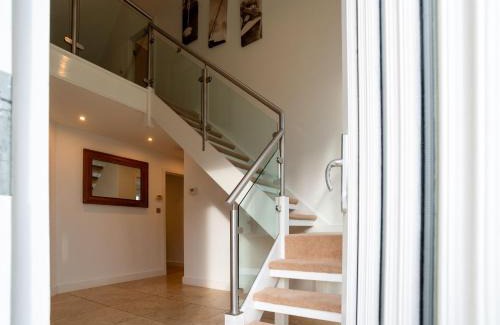 St Austell Casa | Luxurious 4 Bedroom New England Style Villa - Trewhiddle V1