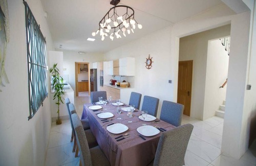 Calodyne Villa | Luxurious 4-bedroom villa in Calodyne