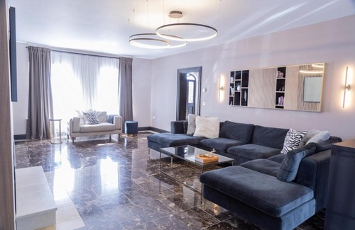 Magherafelt Casa | Luxurious 4BD family Retreat in Magherafelt