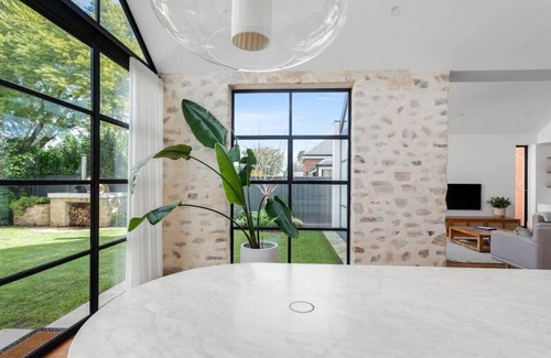 Unley Casa | Luxurious 4BR 2 BTH light filled whole executive home