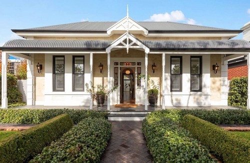 Unley Casa | Luxurious 4BR 2 BTH light filled whole executive home