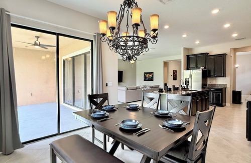 Balm Casa | LUXURIOUS 4BR HOME IN PRISTINE COMMUNITY WITH HIGH-END AMENITIES-SUN CITY CENTER
