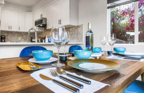 Los Feliz Casa | Luxurious 4BR in prime LA location with great view