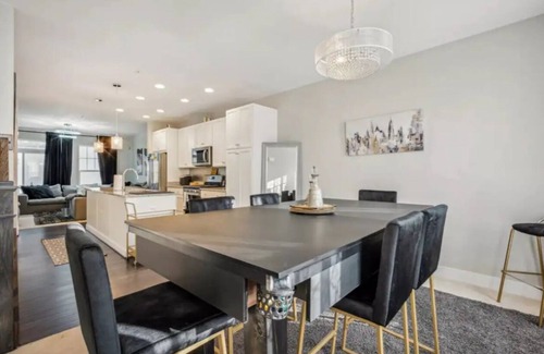 Northeast Casa | Luxurious 4BR TH w. free parking, close metro access, & patio in Washington, DC