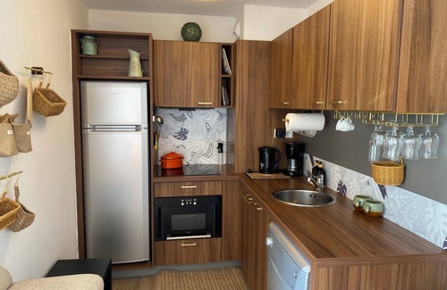 Isola Apartamento | Luxurious 2-room apartment sleeps 4 in resort center/ 50m from slopes / walking distance to amenities