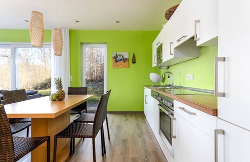 Waxweiler Casa | Luxurious 6-person bungalow in the Eifel camping park