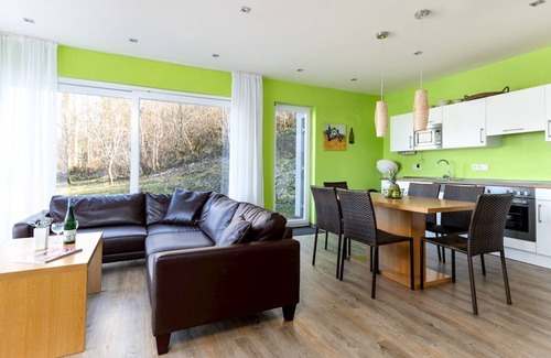 Waxweiler Casa | Luxurious 6-person bungalow in the Eifel camping park