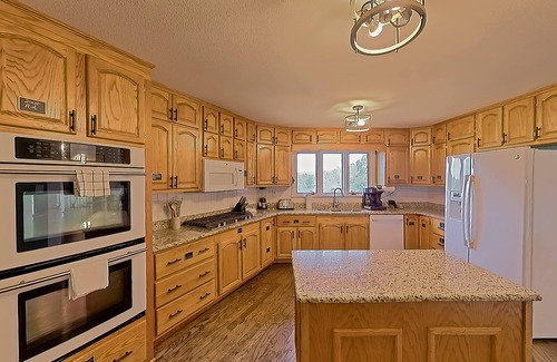 Sevierville Villa | Luxurious 7 acre/7 bedroom/7 bath mountain estate.