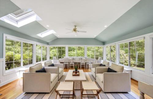 East Falmouth Casa | Luxurious 7-Bedroom Home in Falmouth