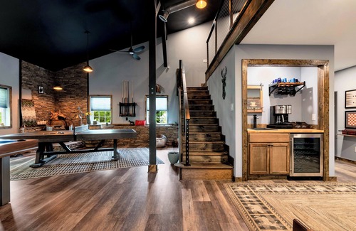 Talking Rock Cabaña | Luxurious 8-bedroom mountain resort with infinity pool, fire pit & much more