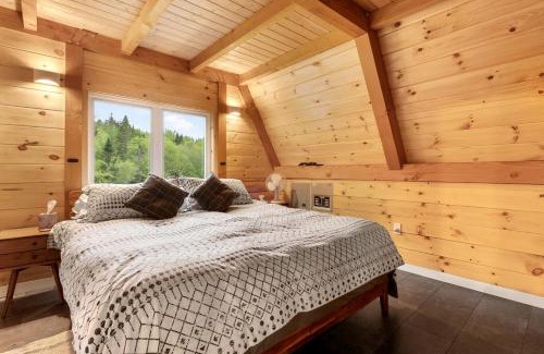 Pittsburg Chalet De Esquí | Luxurious A-Frame Cabin Nestled Among Spectacular Nature in New Hampshire